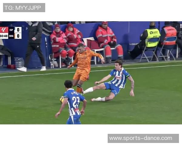 英超经典对决那不勒斯与皇马激战成平局历史冷门引发全场热议