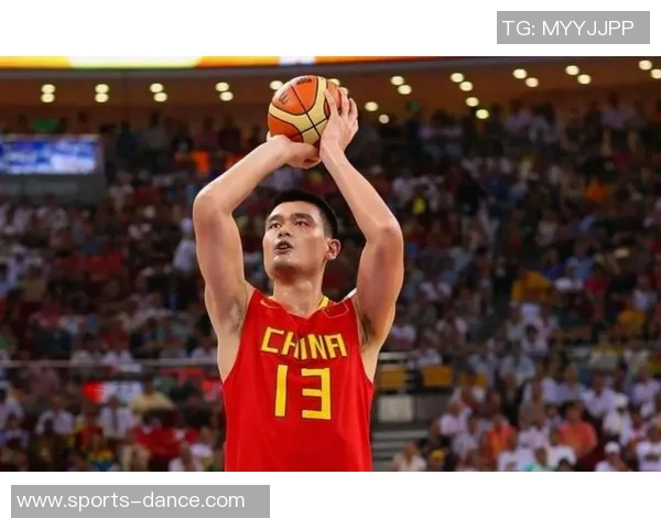 姚明与小虫的奇妙对决：篮球巨星如何应对意想不到的挑战