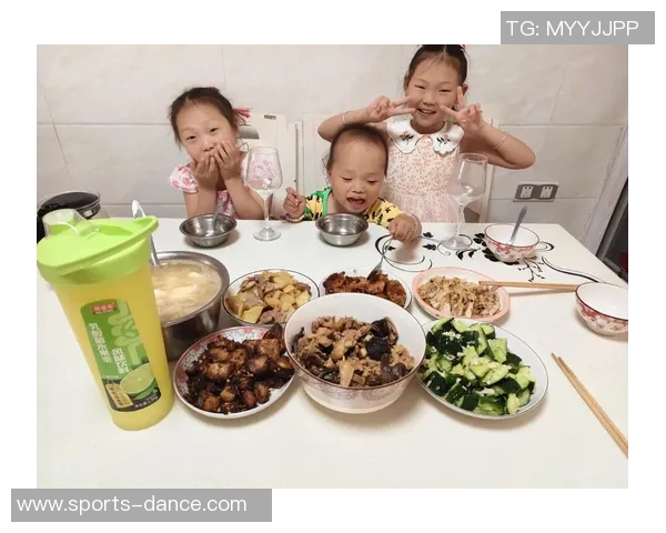 姚明女儿亲自下厨展现烹饪才华与家庭温馨时光