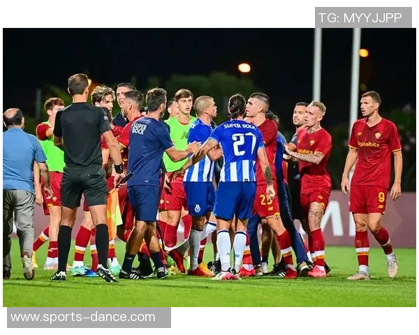 曼联与波尔图友谊赛战平逆转瞬间点燃全场激情 曼联与波尔图友谊赛战平逆转瞬间点燃全场激情