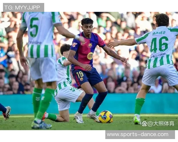 足总杯惊天逆转莱比锡5-0横扫巴萨全场沸腾的补时进球解析