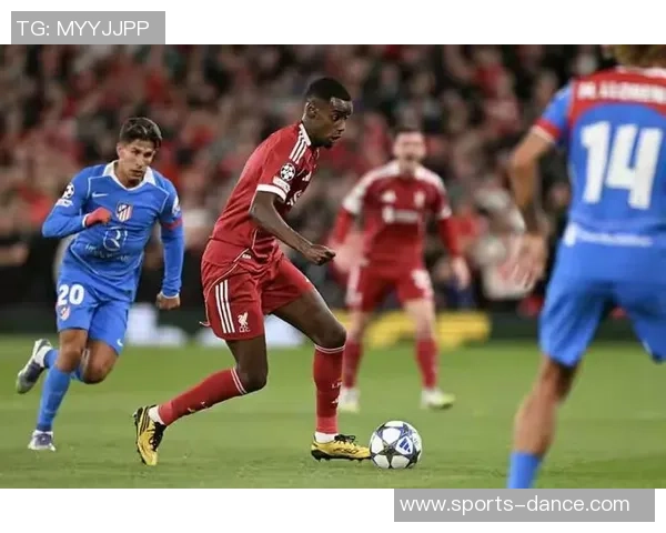 足总杯激战多特蒙德与那不勒斯战成平局精彩瞬间引发全场热烈反响