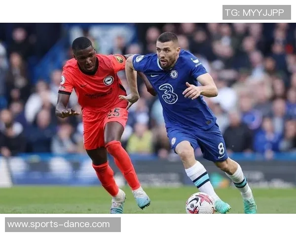 AC米兰狂胜曼联5-1补时进球点燃全场激情与转会风波