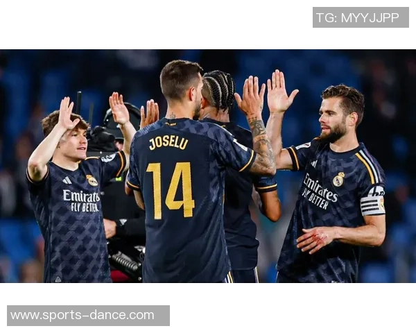 中超激战利物浦与莱比锡战平补时进球引发全场狂欢与转会动态分析