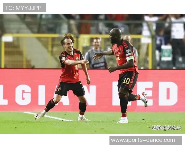 中超激战里昂大胜曼联红牌争议引发全场热议十大精彩进球回顾