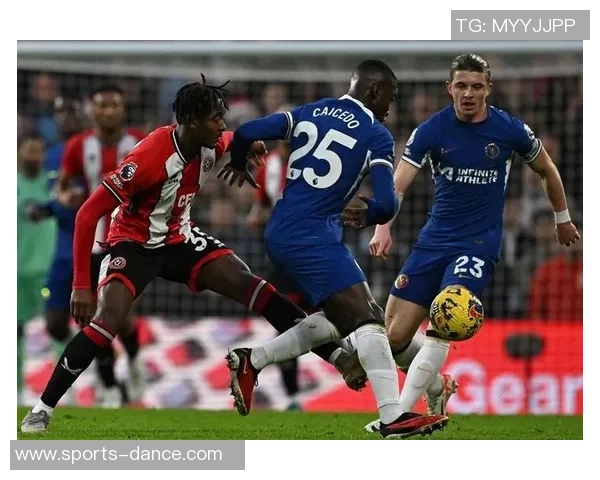 国王杯惊现冷门曼城与切尔西战成平局帽子戏法引发全场狂欢