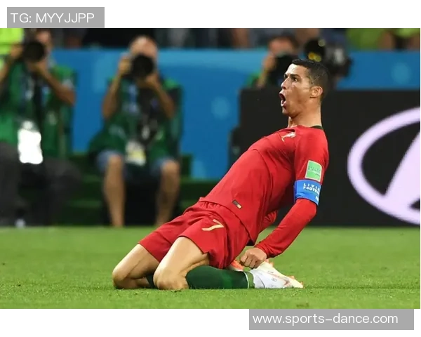 意甲激战曼联逆转巴萨帽子戏法引爆全场激情时刻解析 意甲激战曼联逆转巴萨帽子戏法引爆全场激情时刻解析