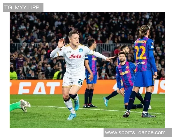 世界杯冷门时刻那不勒斯逆转多特蒙德引发全场震撼