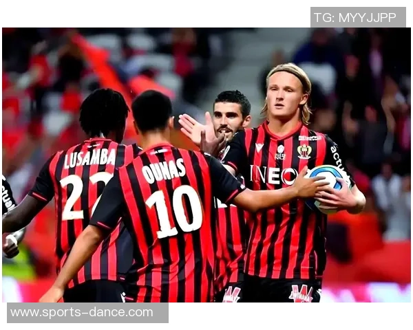 德甲精彩对决本菲卡逆转马竞引发全场热烈欢呼集锦回顾