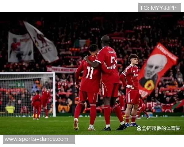曼联逆转AC米兰6-2晋级世界杯决赛绝杀瞬间震撼全场