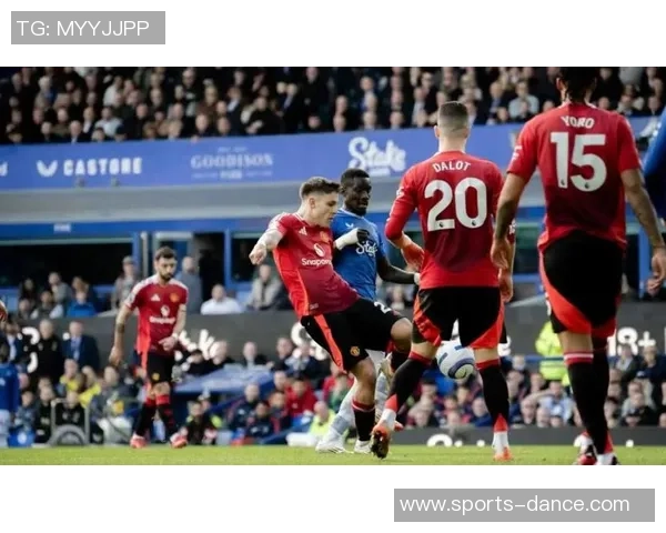 欧联杯精彩对决那不勒斯逆转莱比锡引发争议判罚全场沸腾